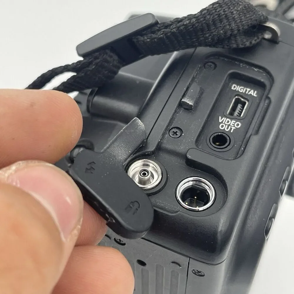 Canon EOS 20D DS126061 Digital Camera Body Only- As Is Not Tested Parts / Repair
